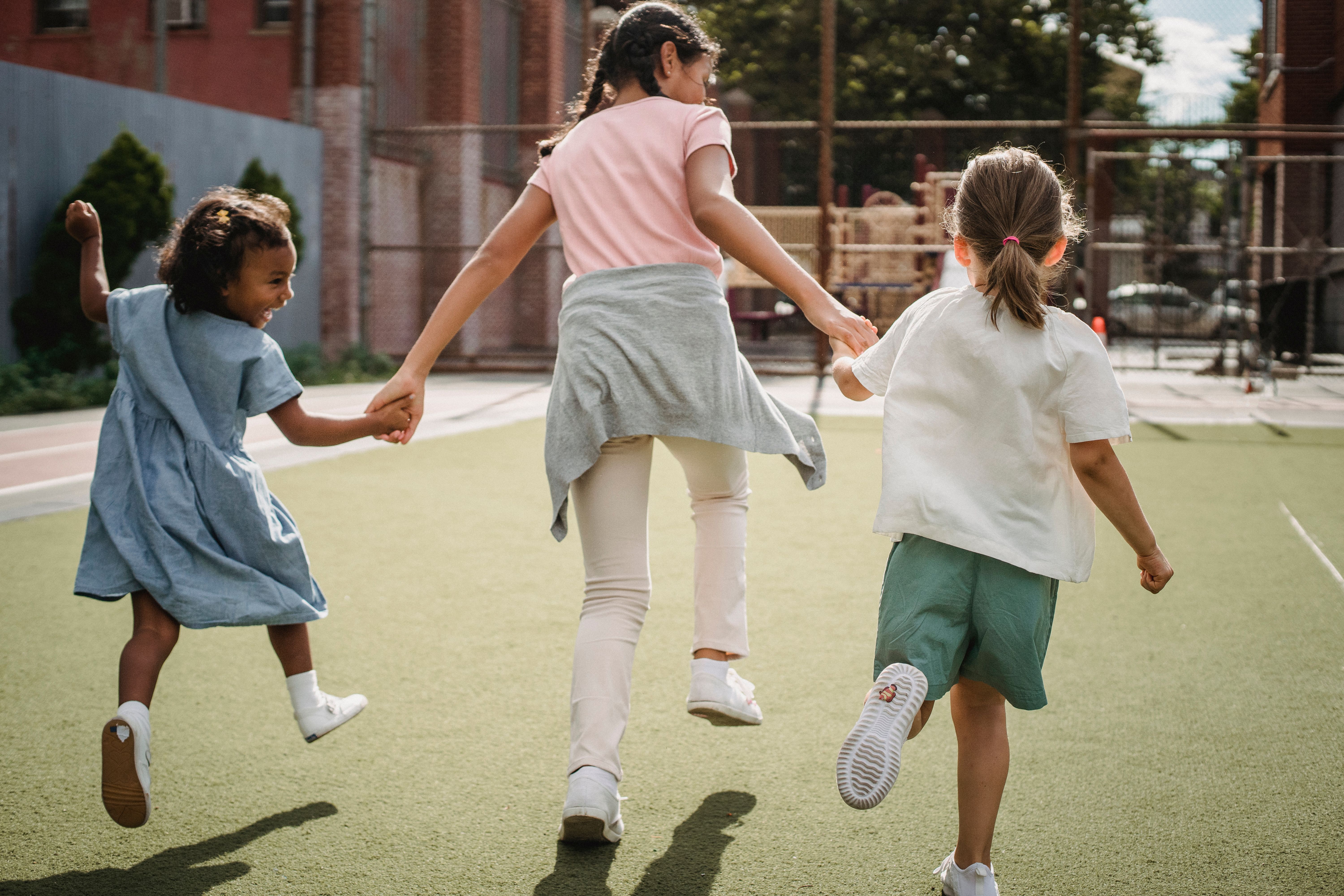 R6 Resources for students: outside and inside the classroom
